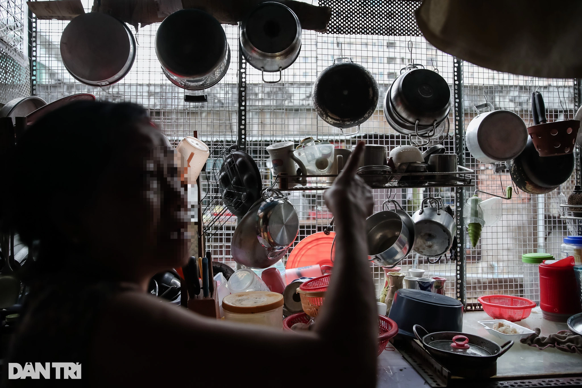 Chuồng cọp và hành lang không lối thoát tại nhiều chung cư cũ ở TPHCM - 7 Chuồng cọp và hành lang không lối thoát tại nhiều chung cư cũ ở TPHCM - 7
