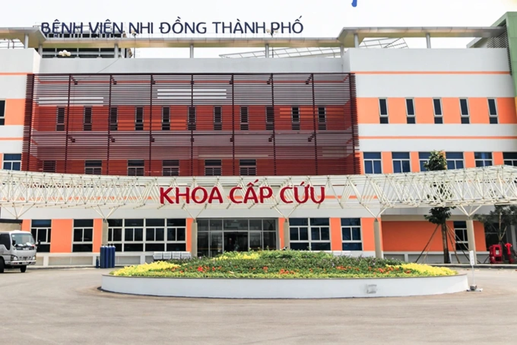 TPHCM: Bắt khẩn cấp bảo mẫu nghi bạo hành bé trai 6 tháng tuổi phù não - 1 TPHCM: Bắt khẩn cấp bảo mẫu nghi bạo hành bé trai 6 tháng tuổi phù não - 1