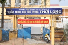 Thầy “quan hệ” với trò: Phụ huynh xin bãi nại cho thầy