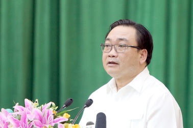 5 đoàn đi kiểm tra vỉa hè nhưng chưa xử lý được cán bộ nào!