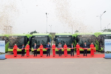 Công ty Liên Ninh chuyển đổi 100% sang xe buýt điện VinFast