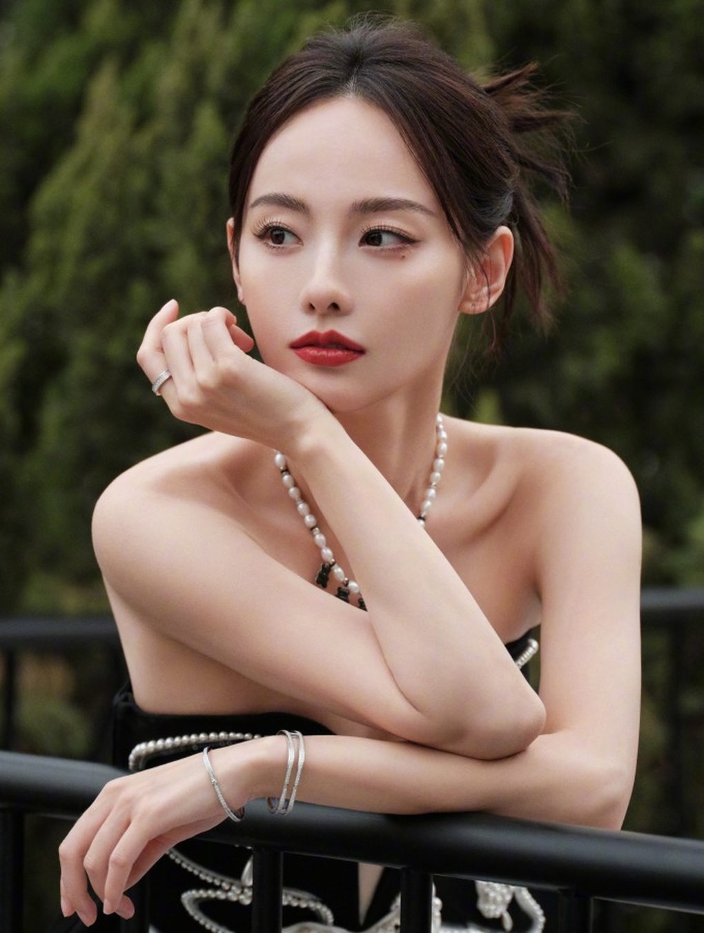 2 nữ nghệ sĩ bị tổn hại nặng nề sau show diễn của Lisa ở câu lạc bộ thoát y - 2 2 nữ nghệ sĩ bị tổn hại nặng nề sau show diễn của Lisa ở câu lạc bộ thoát y - 2