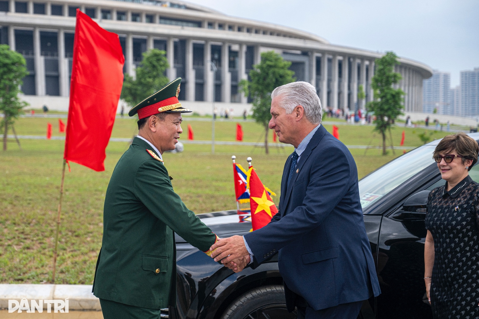 Bí thư thứ nhất, Chủ tịch Cuba thăm Bảo tàng Lịch sử Quân sự Việt Nam - 1 Bí thư thứ nhất, Chủ tịch Cuba thăm Bảo tàng Lịch sử Quân sự Việt Nam - 1