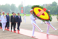 Lãnh đạo Đảng, Nhà nước vào Lăng viếng Chủ tịch Hồ Chí Minh nhân dịp 30/4