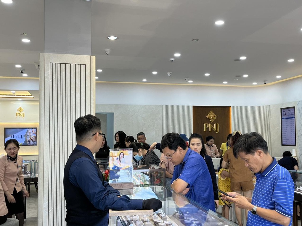 Lũy kế 6 tháng, PNJ lãi hơn 1.000 tỷ đồng, đạt gần 60% kế hoạch lợi nhuận - 1 Lũy kế 6 tháng, PNJ lãi hơn 1.000 tỷ đồng, đạt gần 60% kế hoạch lợi nhuận - 1