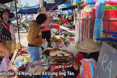 Người Đà Nẵng nhộn nhịp sắm đồ cúng tiễn ông Táo về trời