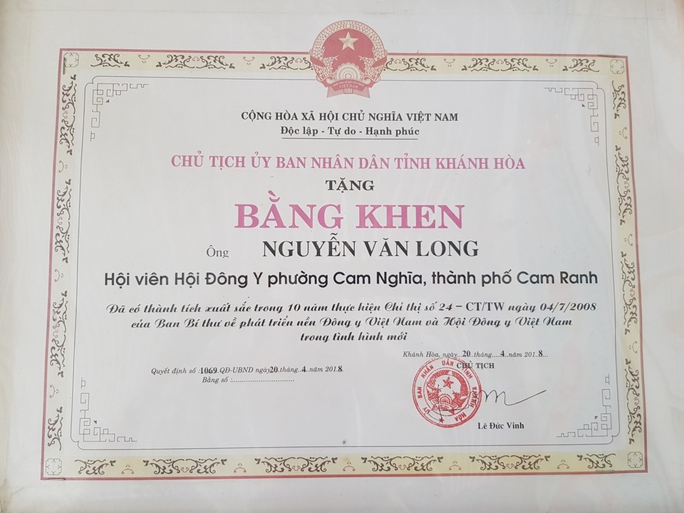 Lương y già mấy chục năm bốc thuốc miễn phí giúp người nghèo - 5 Lương y già mấy chục năm bốc thuốc miễn phí giúp người nghèo - 5