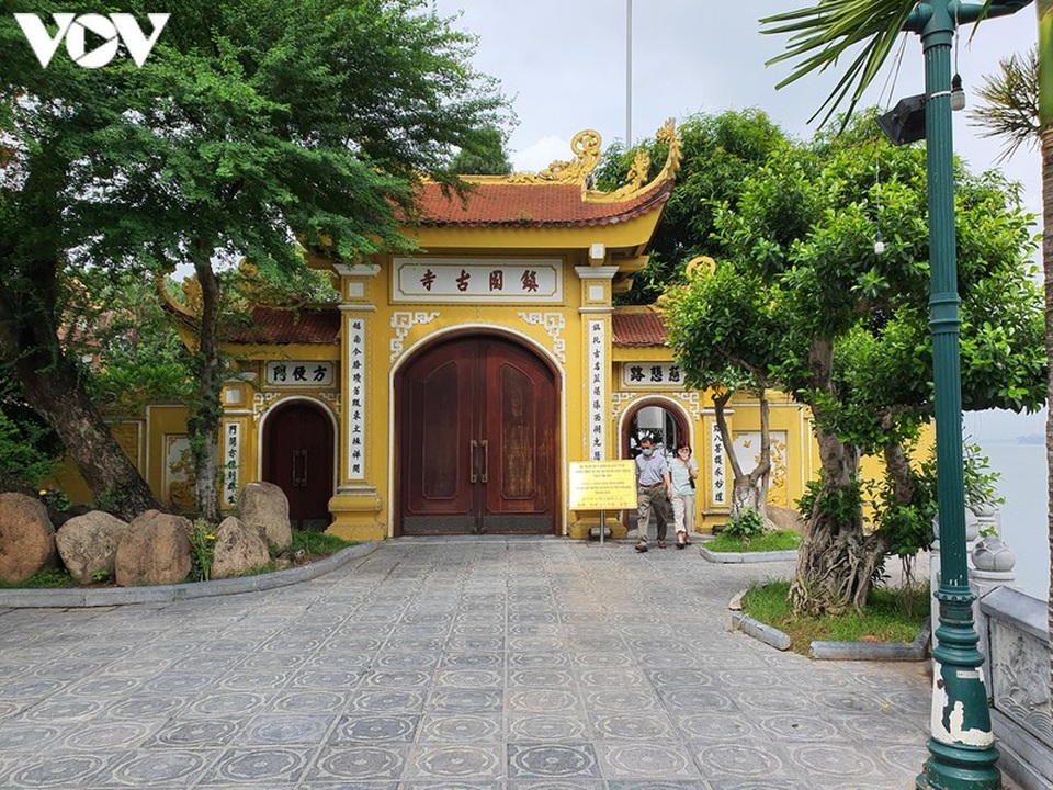 Nhiều di tích, danh lam thắng cảnh tại Hà Nội vẫn mở cửa nhưng không có khách - 4 Nhiều di tích, danh lam thắng cảnh tại Hà Nội vẫn mở cửa nhưng không có khách - 4