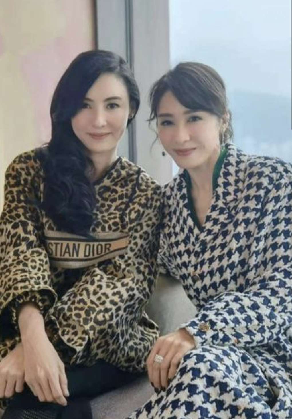 Nàng Triệu Mẫn Lê Tư ở tuổi 51: Nhan sắc không đổi và ngày càng giàu có - 6 Nàng Triệu Mẫn Lê Tư ở tuổi 51: Nhan sắc không đổi và ngày càng giàu có - 6