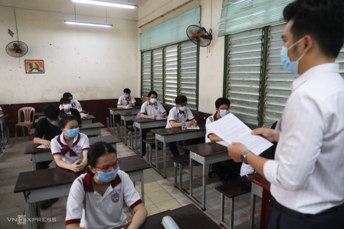 Thí sinh dự thi tốt nghiệp 2021 tại trường THPT Trưng Vương, quận 1, TP HCM. Ảnh: Quỳnh Trần