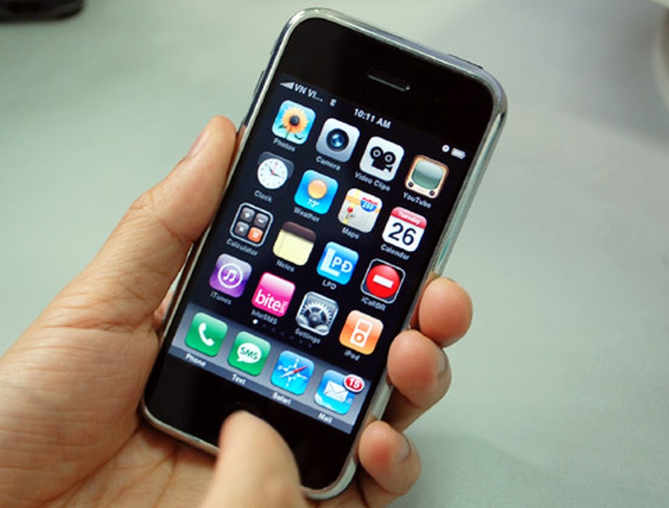 Ảnh cực hiếm về dây chuyền sản xuất thô sơ của iPhone đời đầu - 6 Ảnh cực hiếm về dây chuyền sản xuất thô sơ của iPhone đời đầu - 6