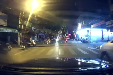 Qua ngã tư - Hãy luôn quan sát