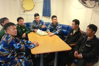 Tàu cá gặp nạn ở Bạch Long Vĩ được ứng cứu an toàn