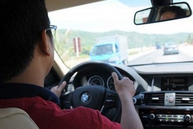 Sợ chồng có bồ nhí sau khi tậu xe hơi, vợ đặt ra quy định ngược đời khiến tôi phát điên