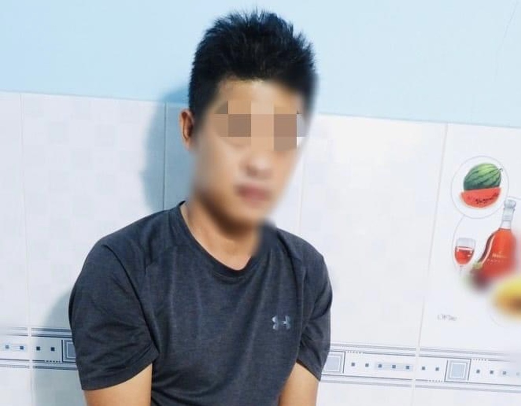 Bắt kẻ chặn xe máy, kẹp cổ người phụ nữ để cướp tài sản trong đêm - 1