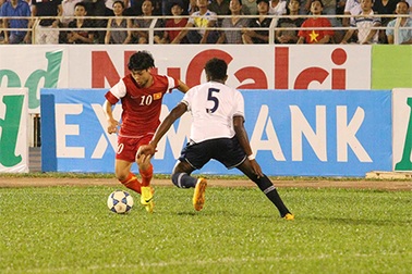 Pha solo ấn tượng của tuyển thủ U19 Công Phượng