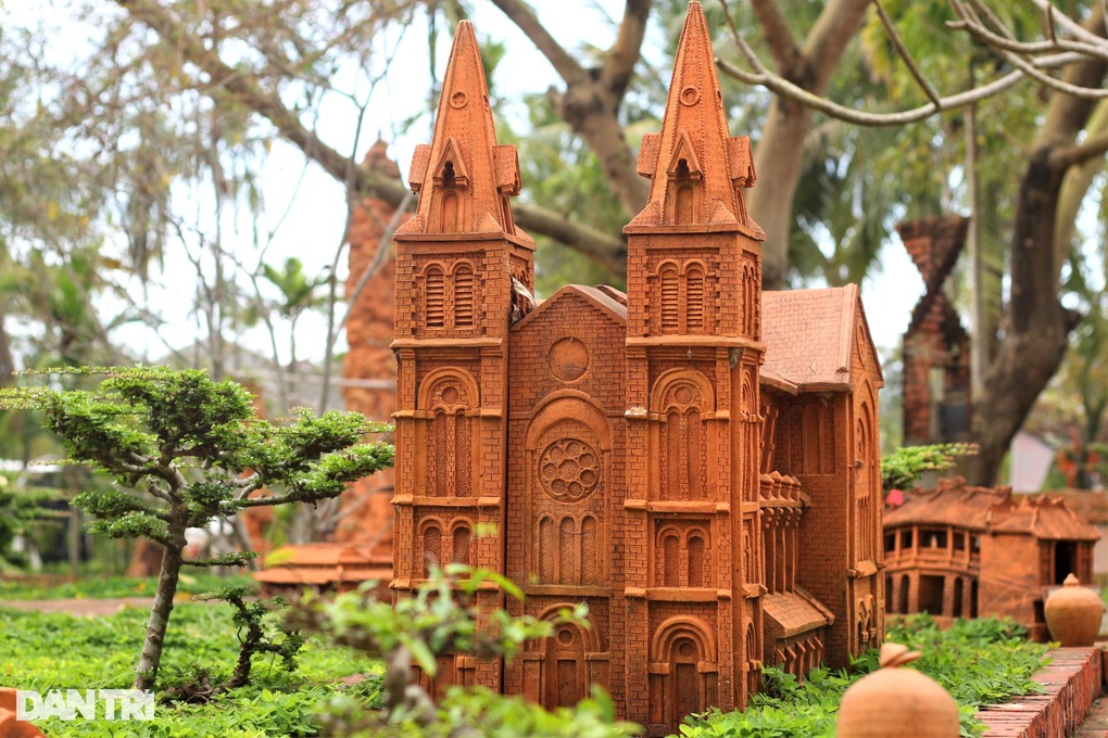 Kỳ quan thế giới phiên bản gốm độc đáo ở Hội An - 8 Kỳ quan thế giới phiên bản gốm độc đáo ở Hội An - 8