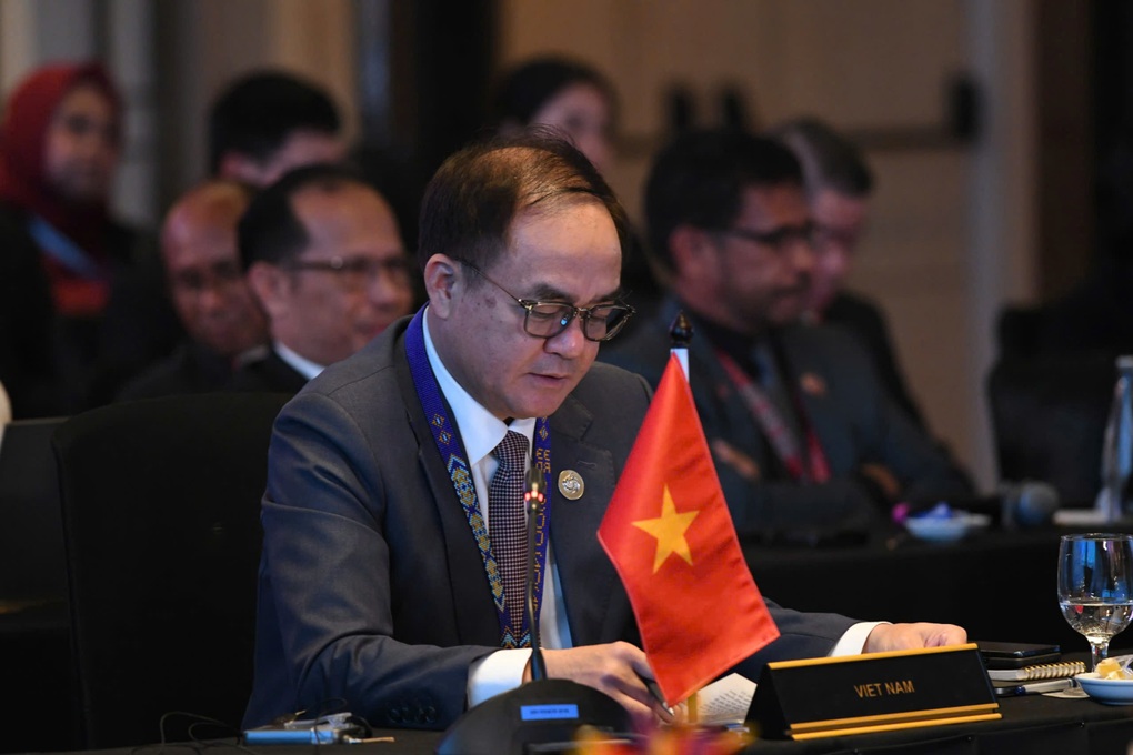 Công cuộc sắp xếp bộ máy tinh gọn, mạnh để phục vụ người dân tốt hơn - 1 Công cuộc sắp xếp bộ máy tinh gọn, mạnh để phục vụ người dân tốt hơn - 1