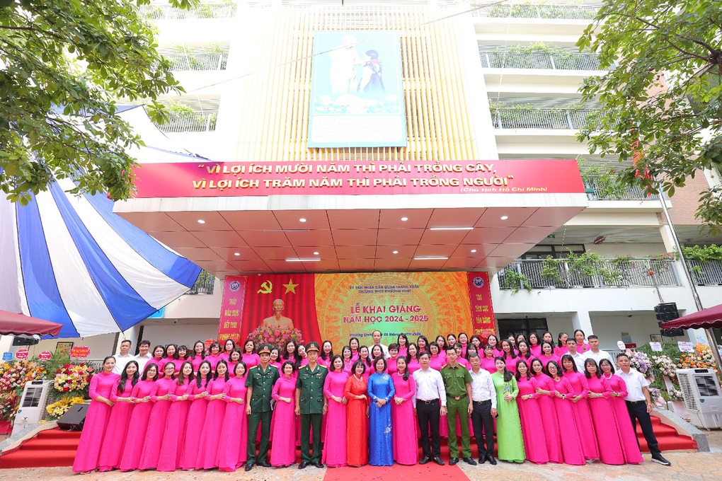 23 triệu học sinh cả nước chính thức bước vào năm học đặc biệt - 10 23 triệu học sinh cả nước chính thức bước vào năm học đặc biệt - 10