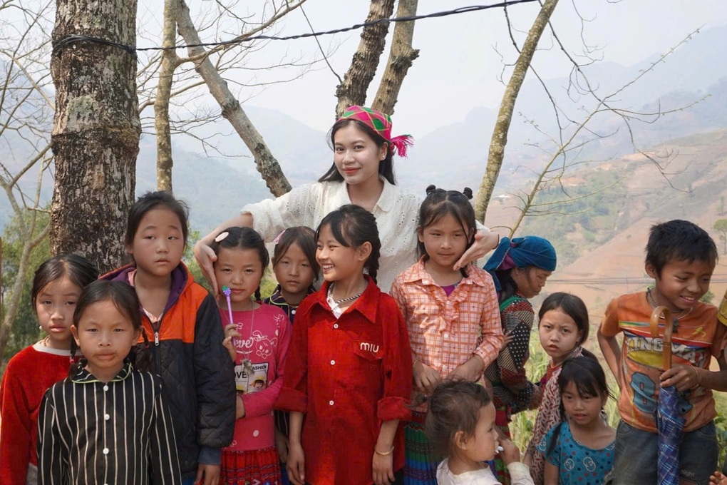 Đưa con chữ tới học sinh vùng cao - Hành trình của gắn kết và gần gũi - 3 Đưa con chữ tới học sinh vùng cao - Hành trình của gắn kết và gần gũi - 3