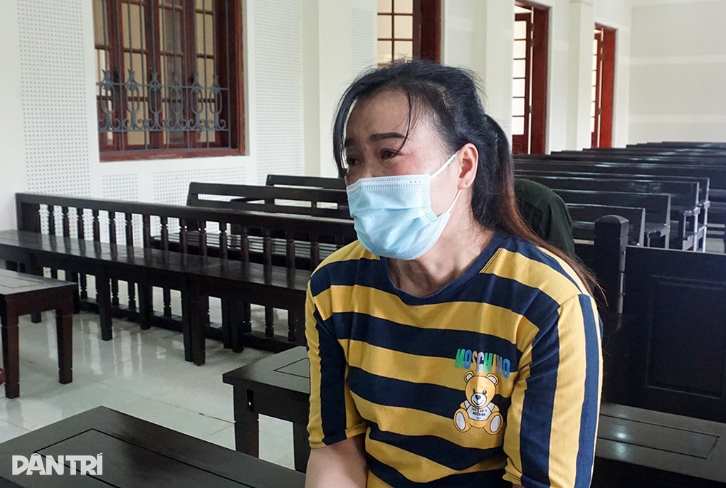Cuộc trùng phùng bất đắc dĩ của 2 nữ quái - 3 Cuộc trùng phùng bất đắc dĩ của 2 nữ quái - 3
