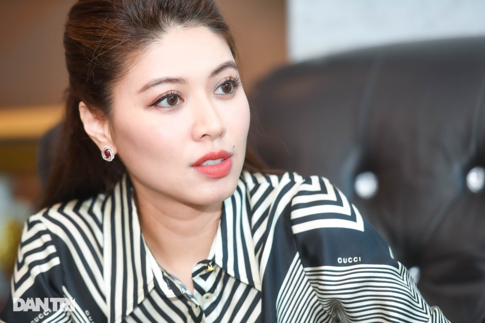 BTV Ngọc Trinh: Khi nhận giải VTV Awards, tôi tiệm cận đáy sự nghiệp - 1 BTV Ngọc Trinh: Khi nhận giải VTV Awards, tôi tiệm cận đáy sự nghiệp - 1
