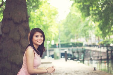 Ngắm nét đẹp dịu dàng của Hoa khôi sinh viên Việt Nam tại Pháp