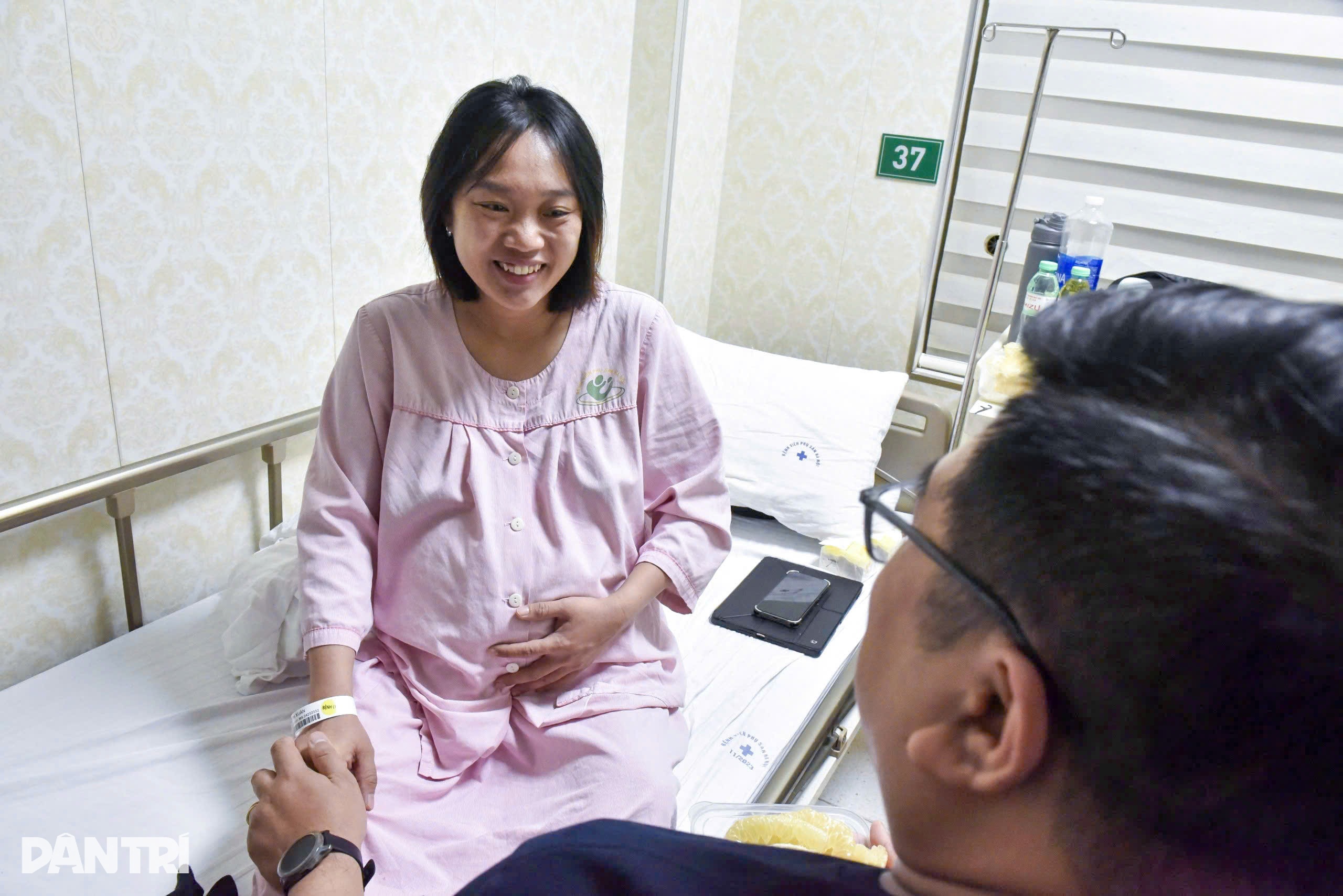 Xuyên đêm đón những công dân 2025 Việt Nam đầu tiên - 5 Xuyên đêm đón những công dân 2025 Việt Nam đầu tiên - 5