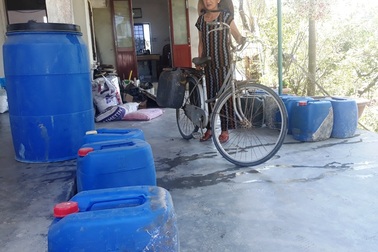 Sống cạnh nhà máy nước sạch, hàng nghìn hộ dân vẫn “khát” nước