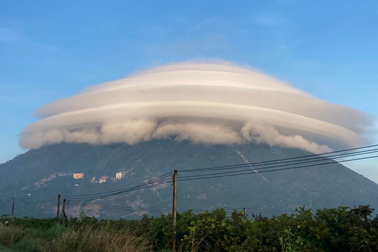 Sự thật về đám mây có hình dạng như đĩa bay khổng lồ trên đỉnh núi Bà Đen