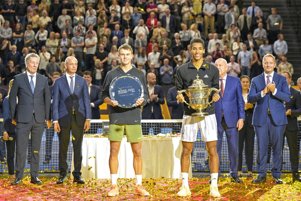 Medvedev lên ngôi ở Vienna Open, Aliassime vô địch Basel Open - 2 Medvedev lên ngôi ở Vienna Open, Aliassime vô địch Basel Open - 2