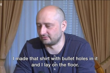 Ukraine dàn dựng vụ "chết giả" của nhà báo Nga như thế nào?