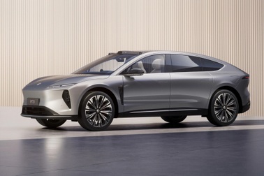 Xe điện Trung Quốc Nio ET9 đi thêm được 255km chỉ sau 5 phút sạc