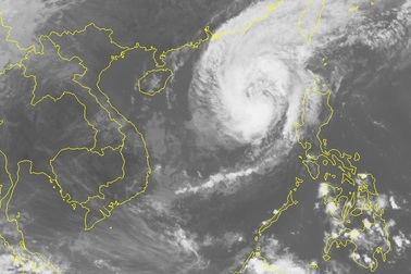 Bão số 7 gây mưa và gió mạnh trên Biển Đông