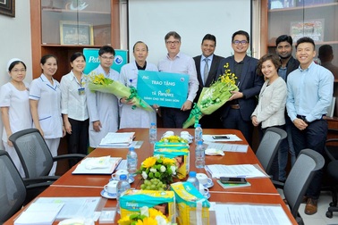 Chung tay chăm sóc trẻ sinh non ở Việt Nam