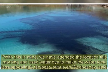 Hồ nước bị nhuộm đen để trông "bớt đẹp"