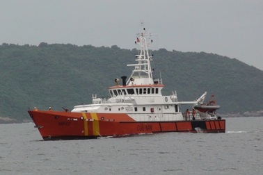 Điều tàu SAR412 đi cứu ngư dân và tàu cá bị gãy bánh lái ngoài quần đảo Hoàng Sa