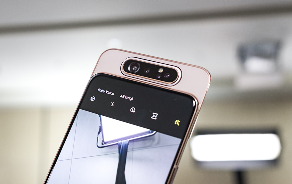 Những mẫu smartphone cận cao cấp đáng chú ý năm 2019 - 4 Những mẫu smartphone cận cao cấp đáng chú ý năm 2019 - 4