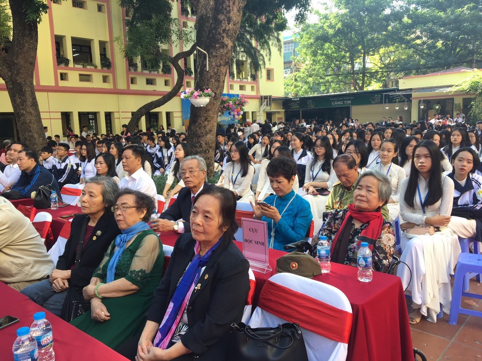 Trường THPT đầu tiên mang tên quận Đống Đa kỷ niệm 60 năm thành lập - 2 Trường THPT đầu tiên mang tên quận Đống Đa kỷ niệm 60 năm thành lập - 2