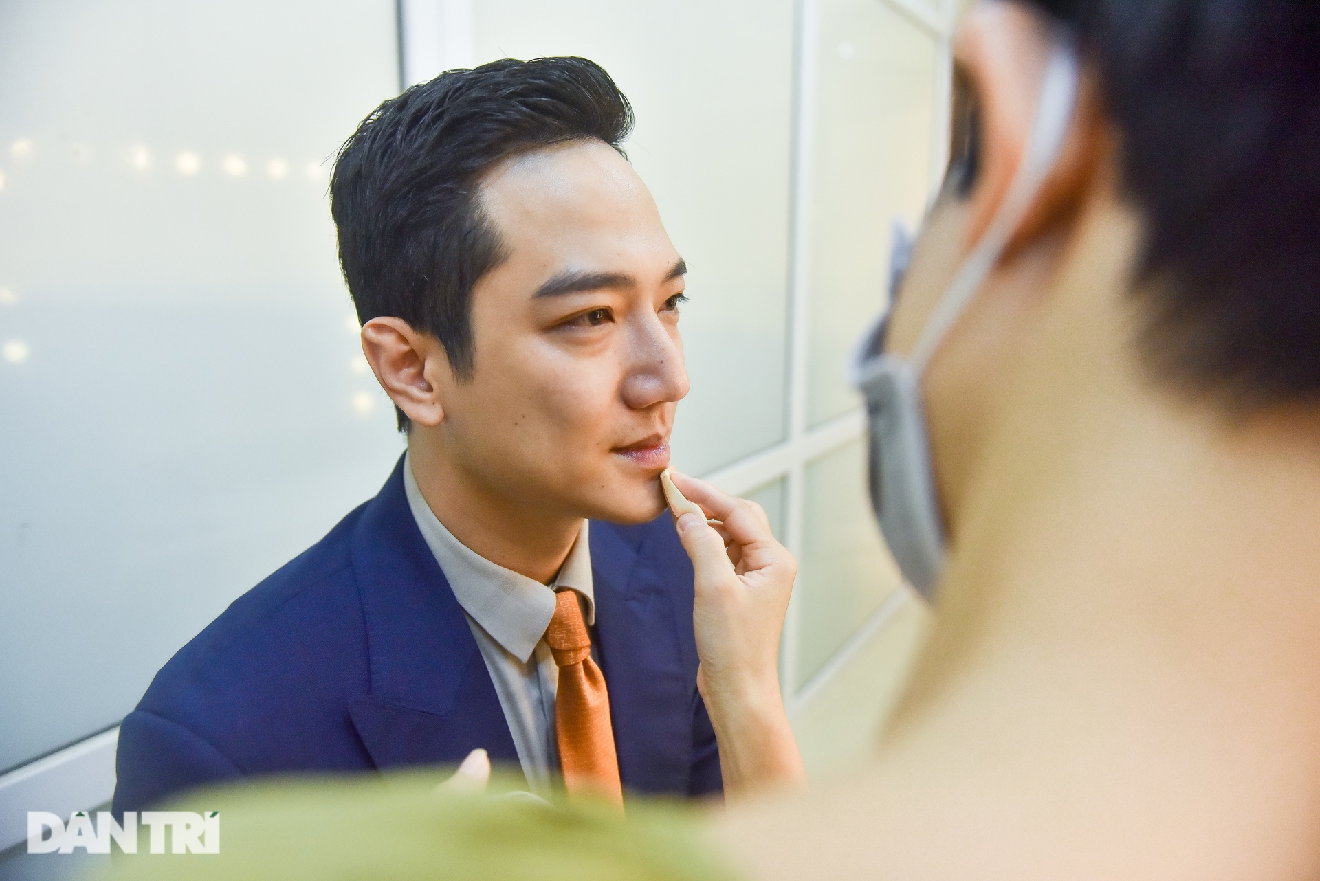 Một ngày chạy show từ 4h30 sáng của diễn viên Chí Nhân - 6 Một ngày chạy show từ 4h30 sáng của diễn viên Chí Nhân - 6