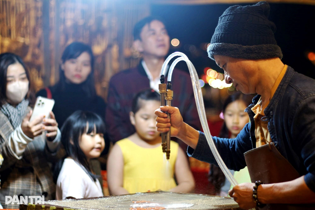 Độc đáo linh vật năm Quý Mão làm bằng củi khô ở Hội An - 3 Độc đáo linh vật năm Quý Mão làm bằng củi khô ở Hội An - 3
