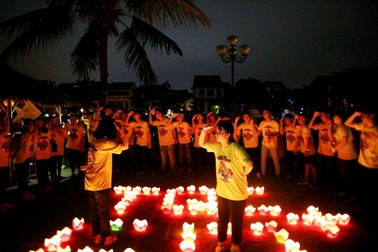 Hội An: Người dân và du khách hào hứng tham gia Giờ trái đất 2019