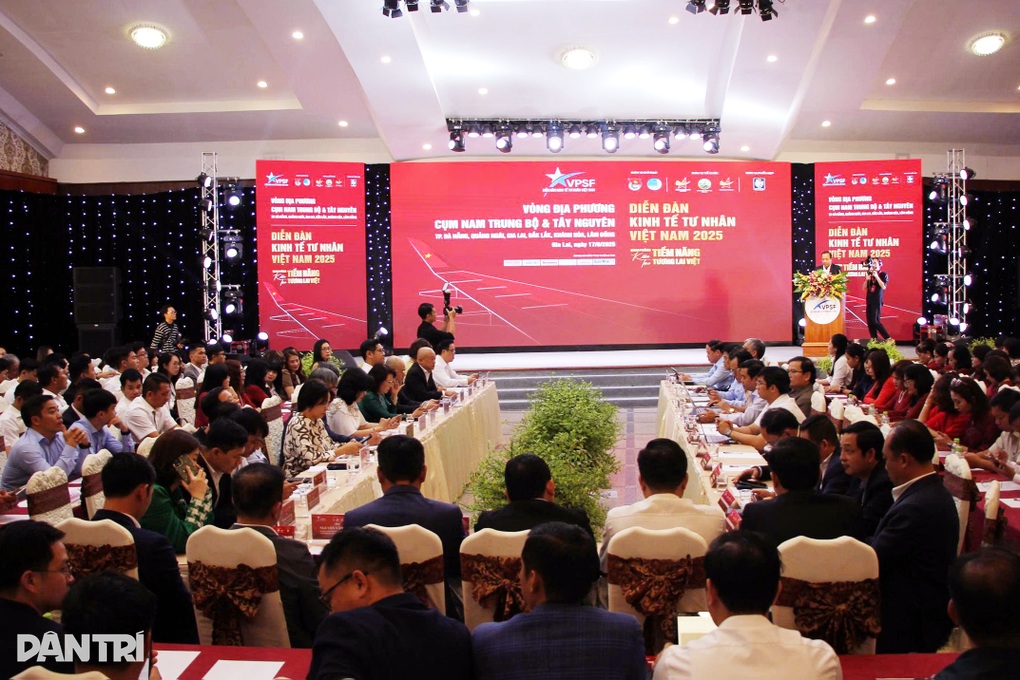 Chủ tịch Gia Lai: Không còn cơ chế xin - cho tồn tại từ lâu - 1 Chủ tịch Gia Lai: Không còn cơ chế xin - cho tồn tại từ lâu - 1