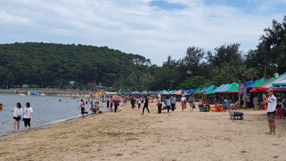 Hải Phòng cho phép mở cửa hàng quán ăn uống, vẫn cấm vũ trường và karaoke - 1 Hải Phòng cho phép mở cửa hàng quán ăn uống, vẫn cấm vũ trường và karaoke - 1