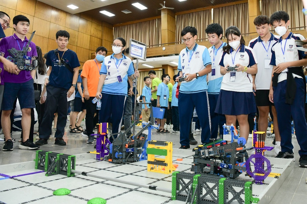 Học sinh vùng cao có cơ hội tranh tài lập trình robot tại giải toàn quốc - 4 Học sinh vùng cao có cơ hội tranh tài lập trình robot tại giải toàn quốc - 4