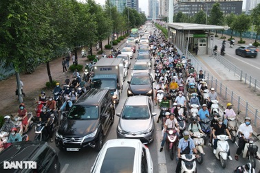 Hà Nội dự kiến xén vỉa hè, dải phân cách trên 7 tuyến đường