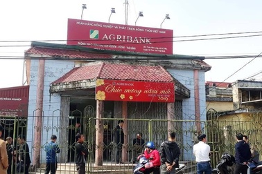 Táo tợn xông vào cướp ngân hàng giữa ban ngày