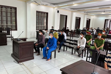 Đang xét xử vụ mẹ ruột thuê người bắt cóc con gái dẫn tới án mạng