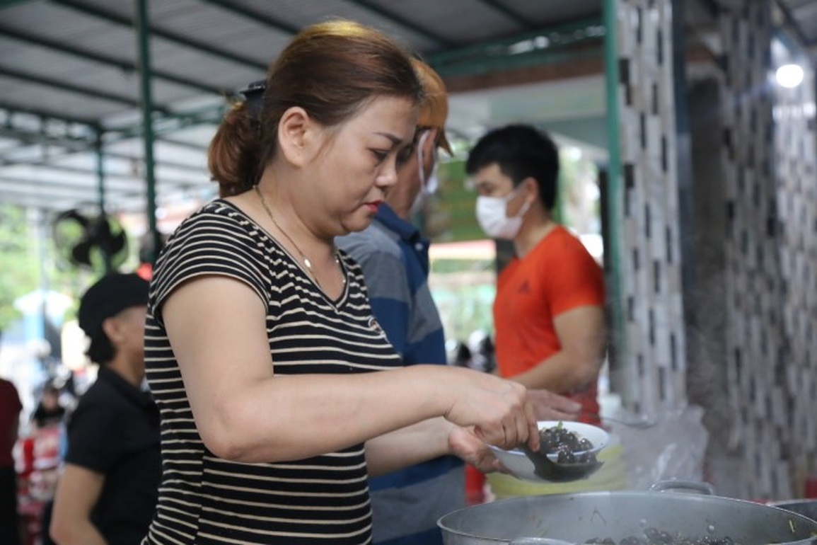 Quán ốc hút gần 3 thập kỷ ở Hội An, bà chủ ngày bán hơn nửa tấn - 2 Quán ốc hút gần 3 thập kỷ ở Hội An, bà chủ ngày bán hơn nửa tấn - 2