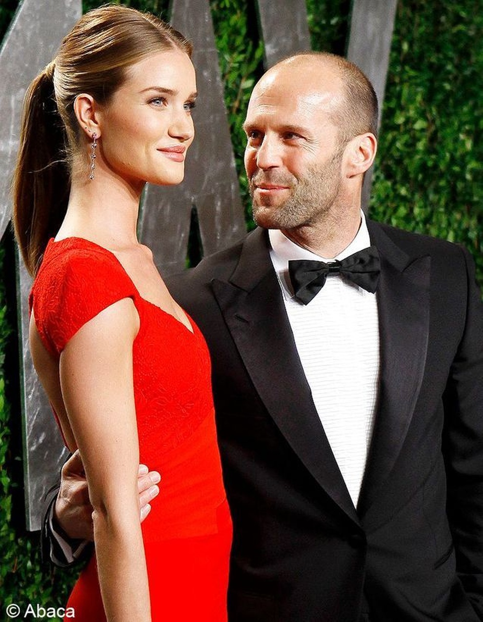 Người vận chuyển Jason Statham sắp lên chức bố lần hai ở tuổi 54 - 4 Người vận chuyển Jason Statham sắp lên chức bố lần hai ở tuổi 54 - 4